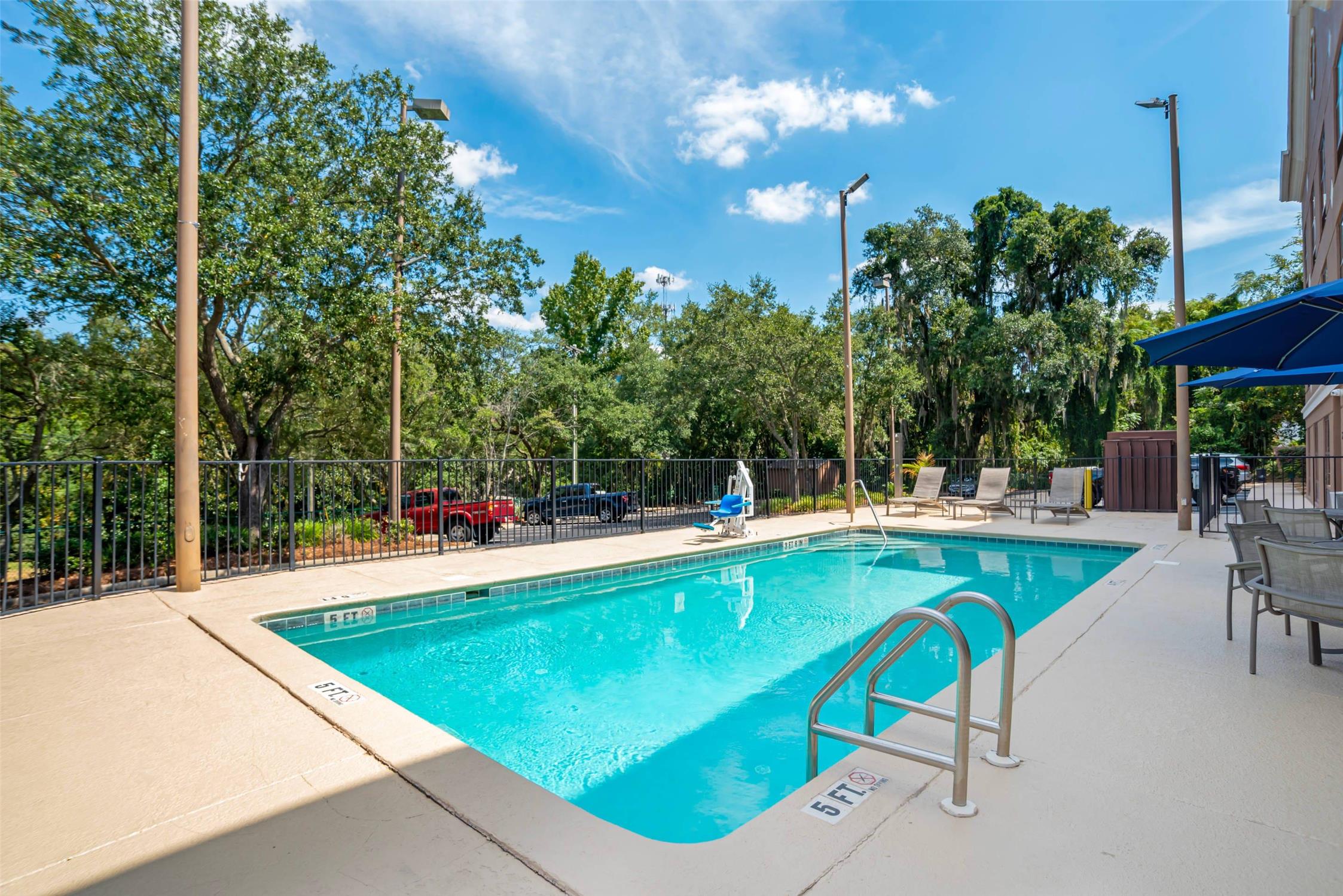 Comfort Suites Tallahassee Capitol - University Area 50/52
