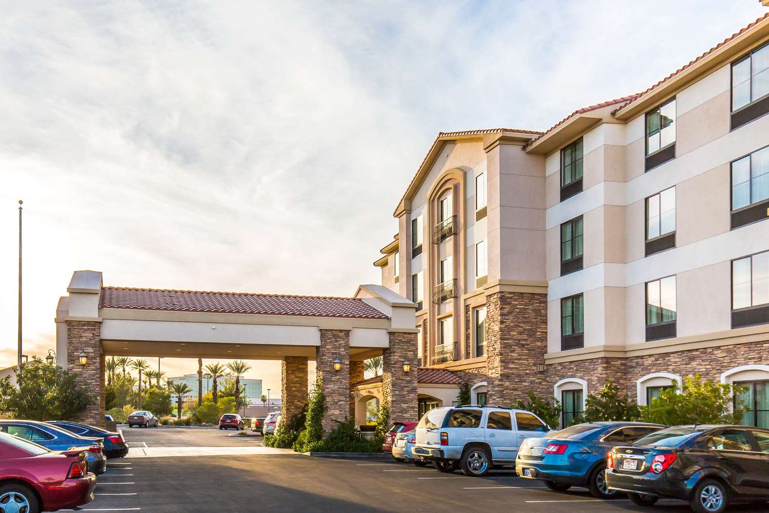 Comfort Inn And Suites Henderson 24/26