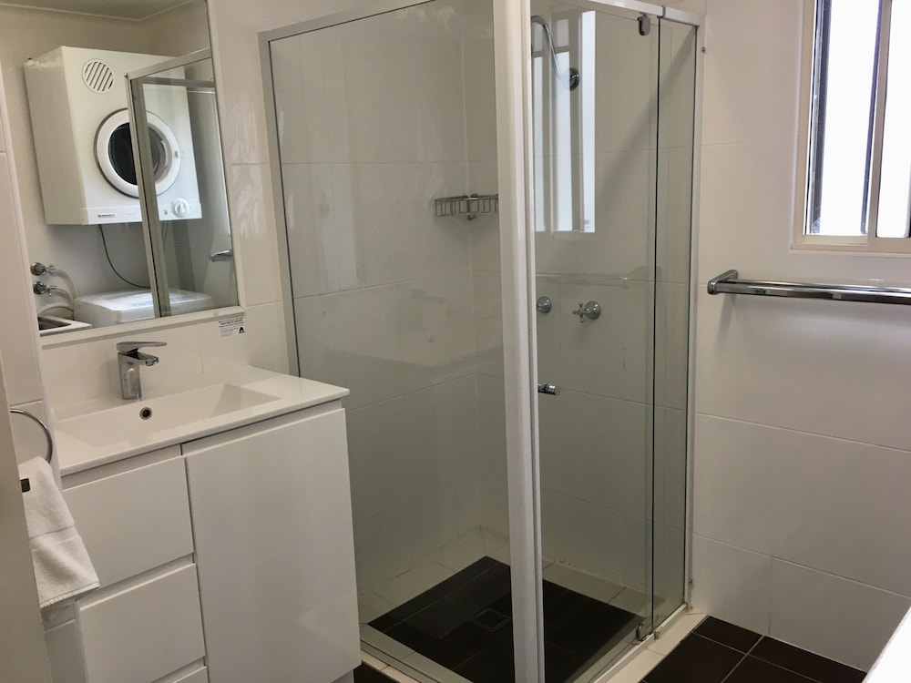 Burleigh Palms Holiday Apartments 16/75