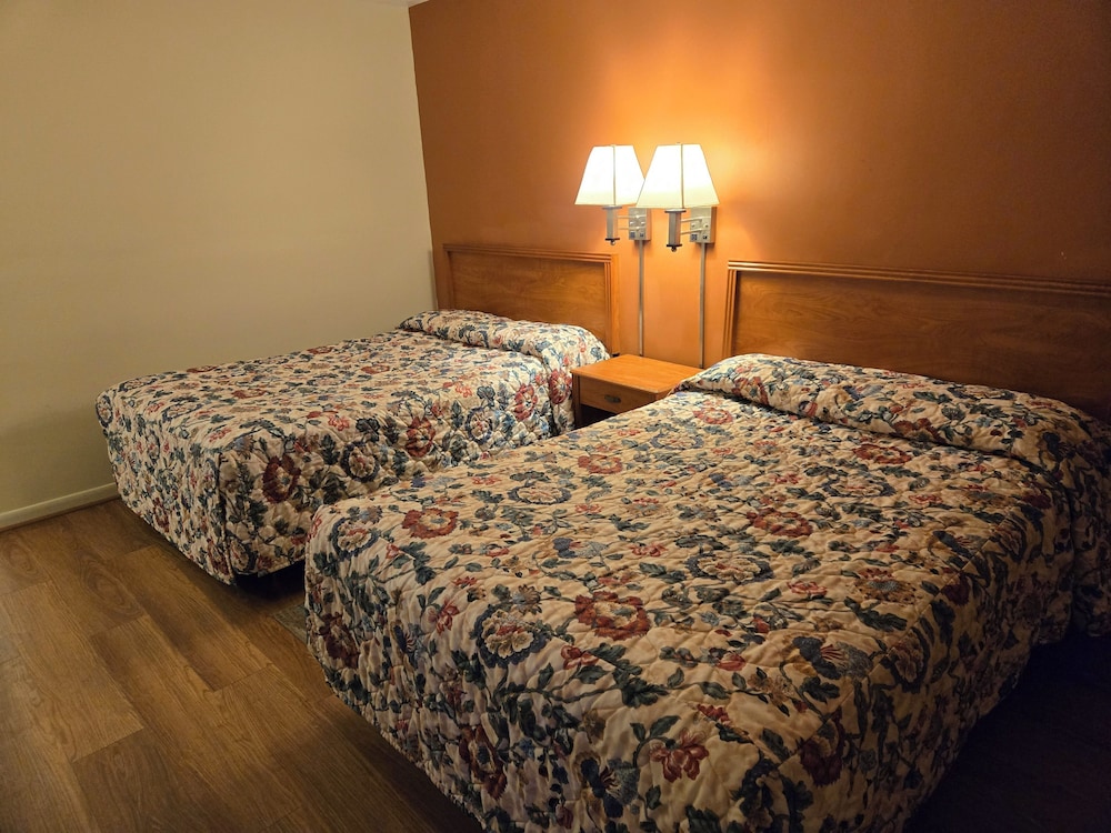 Travelers Lodge Motel Marshall 12/60