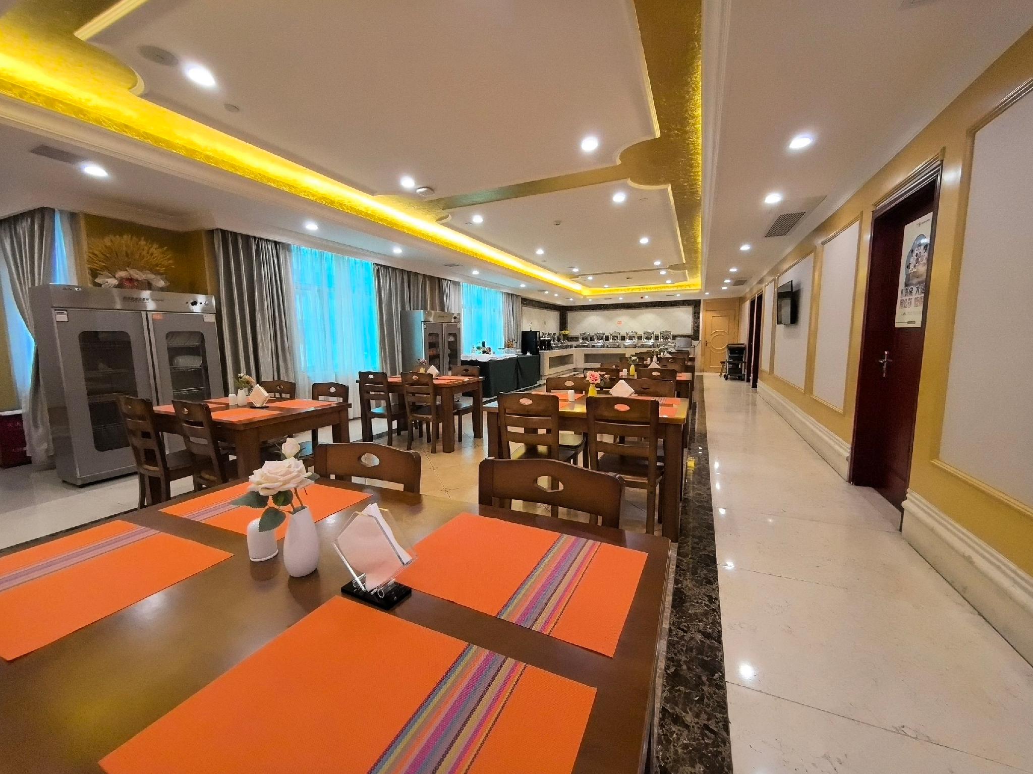 Vienna Hotel (Huidong Jilong) 30/33