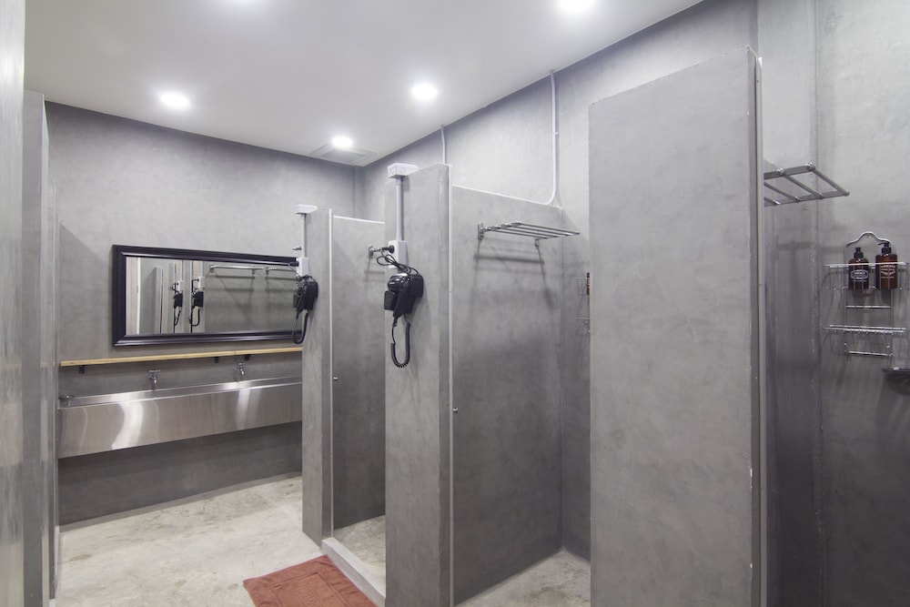 Nornyaowarat Hostel 22/29