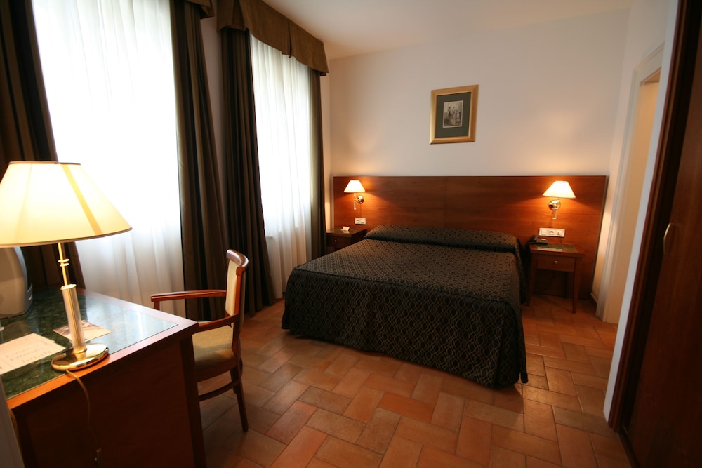 HOTEL GALILEO 24/50
