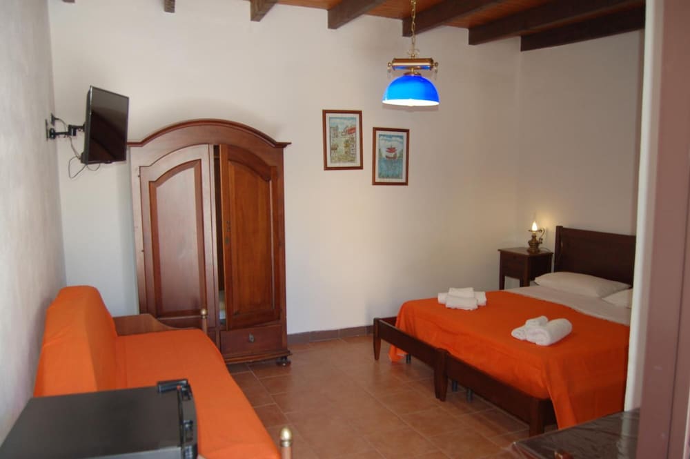 Al Togo Hotel 12/50