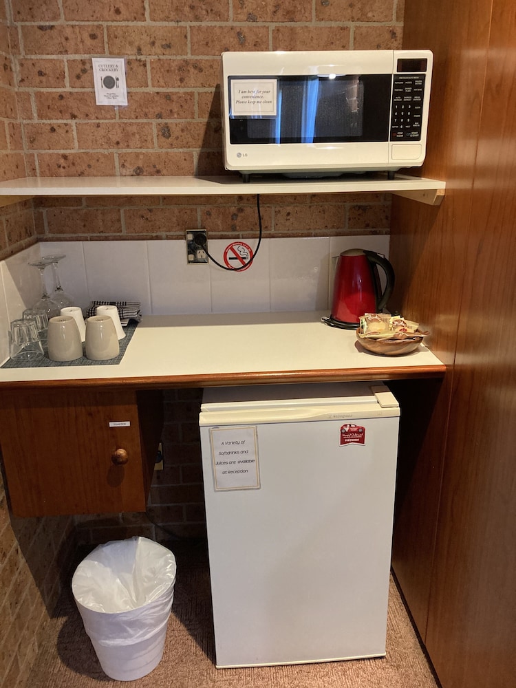 Golden Grain Motor Inn 24/62