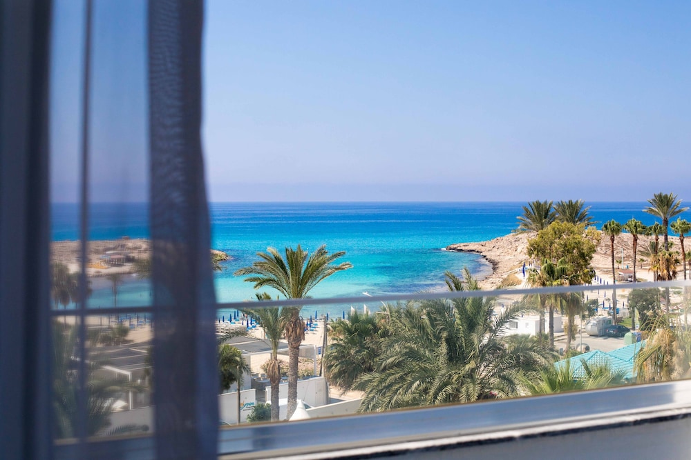 Tasia Maris Beach Hotel - Adults Only 43/49