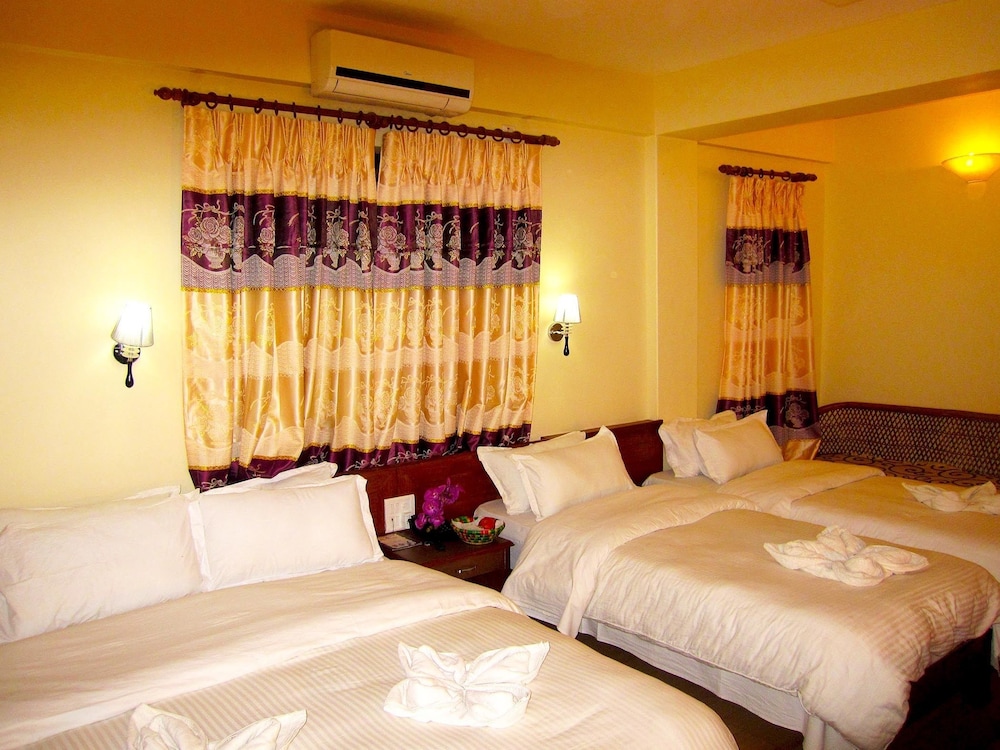 Hotel Orchid 8/59