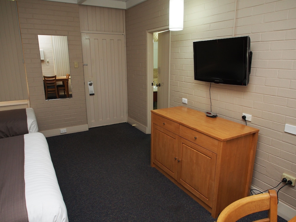 Dongara Hotel Motel 20/29