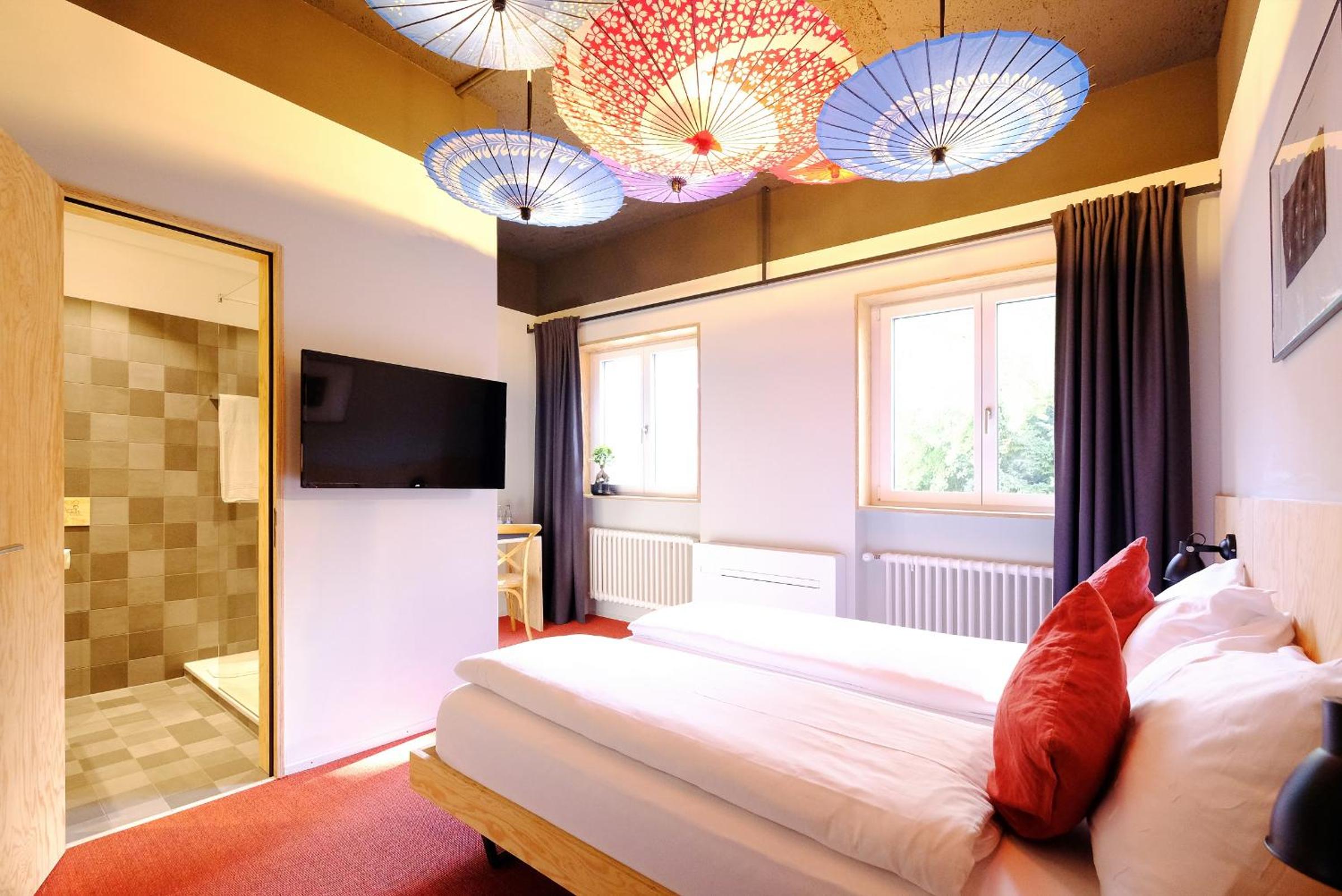 Deluxe, Queen Bed