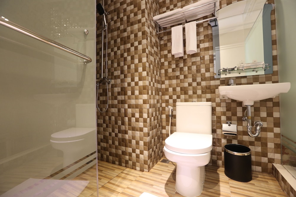 F Hotel Jakarta 31/32