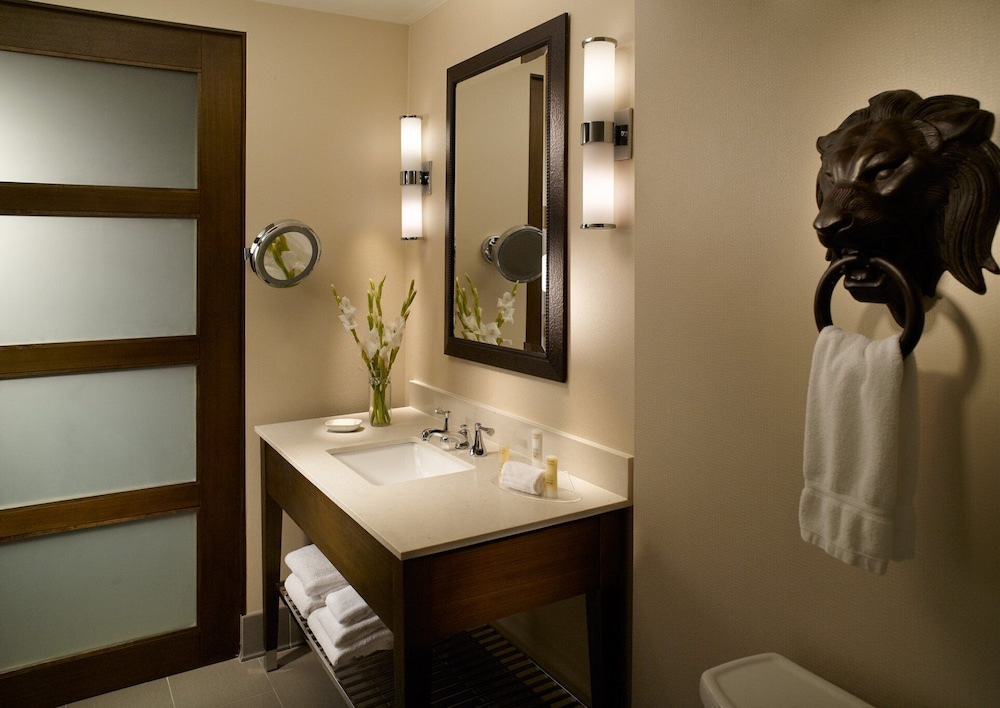 CROWNE PLAZA CHARLESTON AIRPORT CONV CTR 24/76