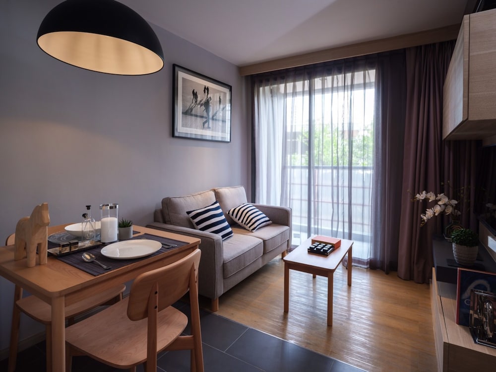 Voque Hotel & Serviced Residence Sukhumvit 51 20/37
