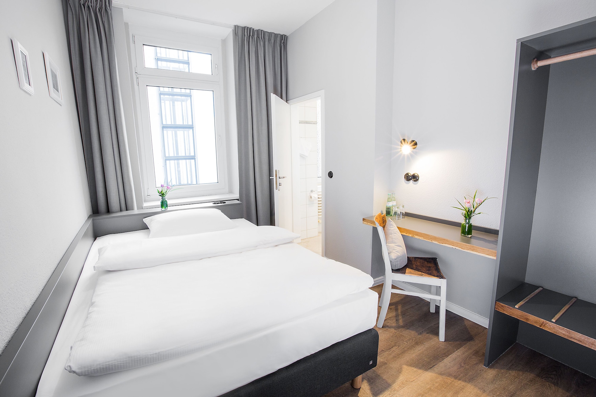 Mini, Double Bed