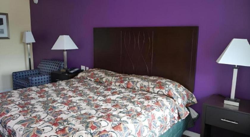 Village Motor Inn 8/11