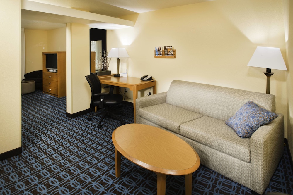 Fairfield Inn And Suites By Marriott Burley 23/31