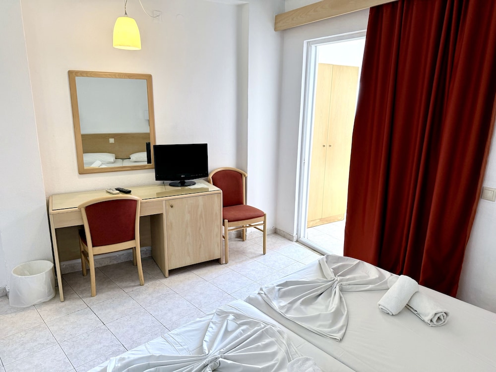 Savoy Hotel Rhodes 57/67