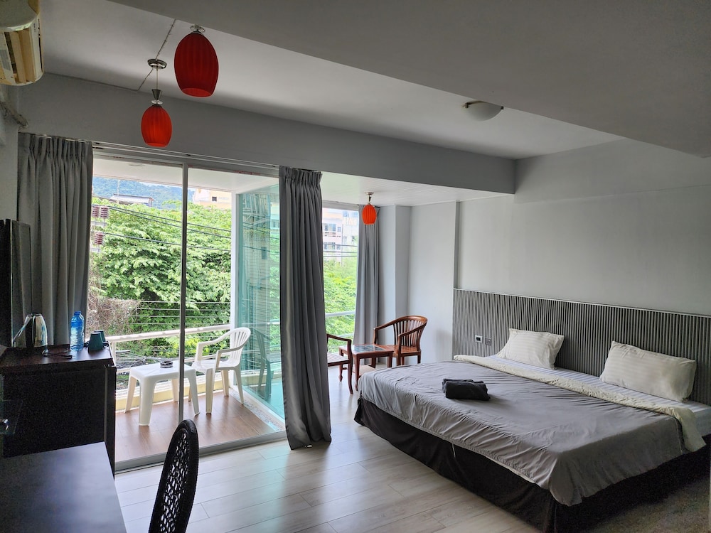 B & B Patong Beach House 15/34