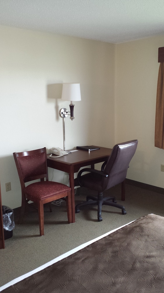 Americinn By Wyndham Sauk Centre 52/73