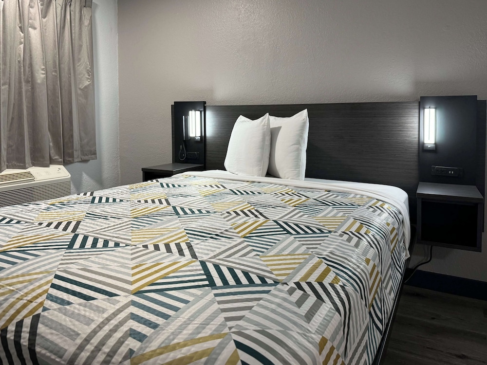 Motel6 Bradenton, FL 41/63