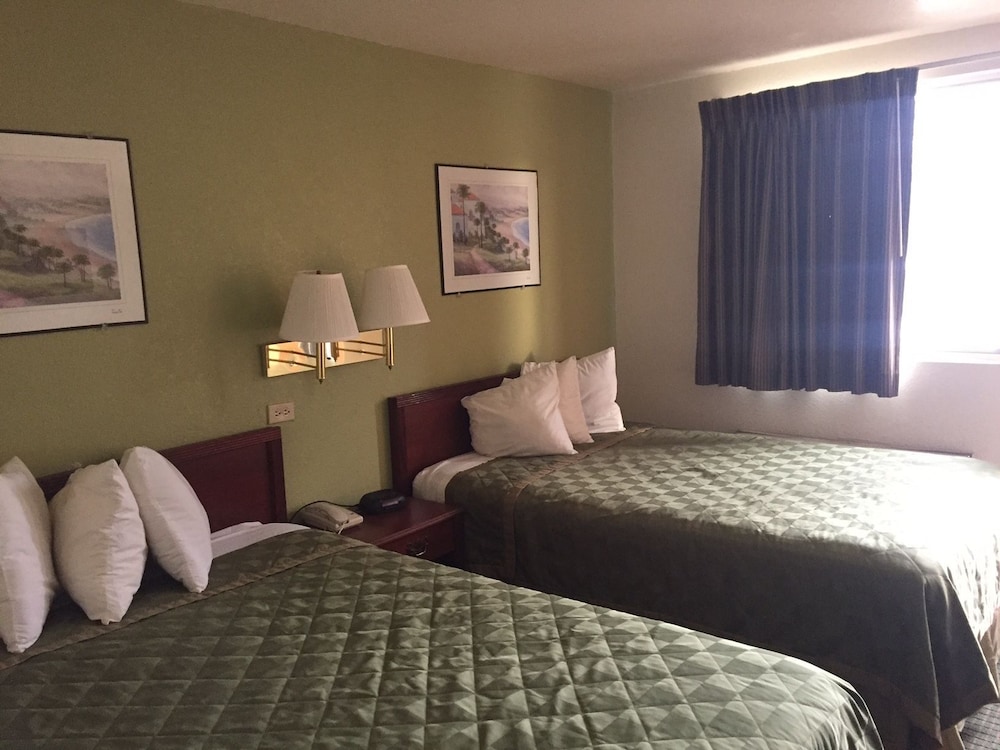 Days Inn by Wyndham Farmington NM 23/59