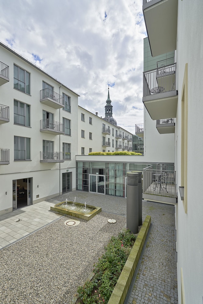 Hotel Elbresidenz an der Therme Bad Schandau 70/76