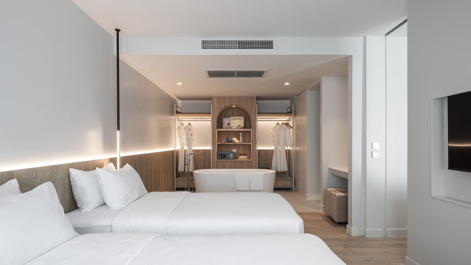 EXECUTIVE SUITE