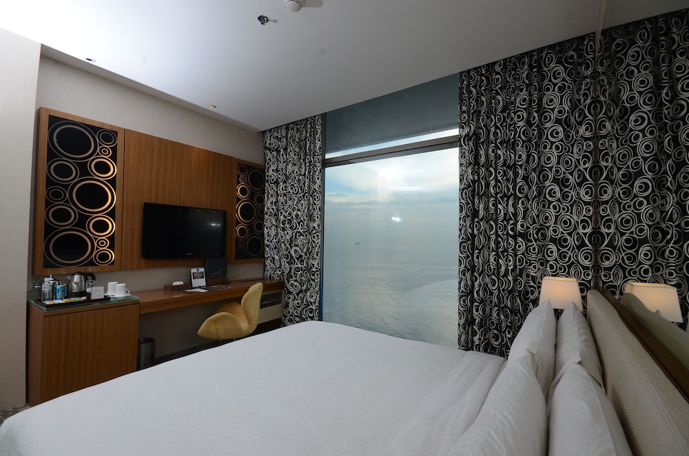 Hotel H2o 14/77