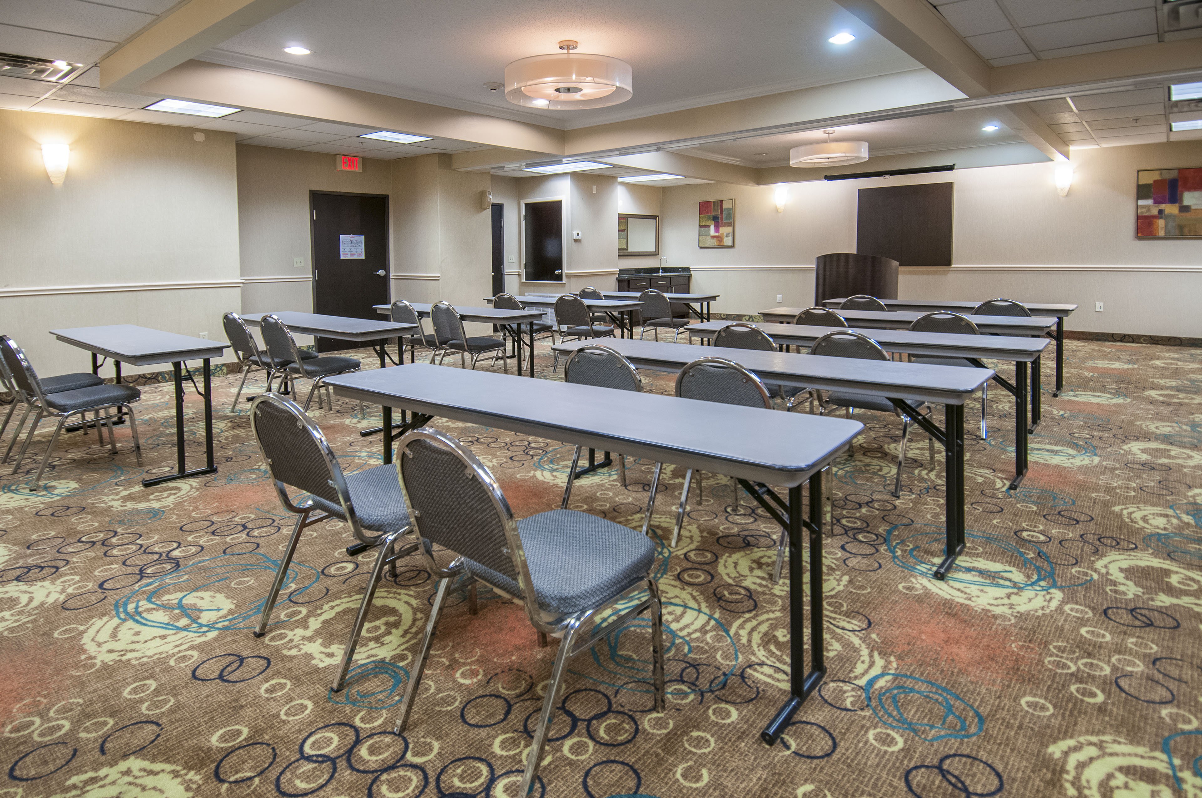 Holiday Inn Express Hotel Suites Houston North Intercontinental 42/48