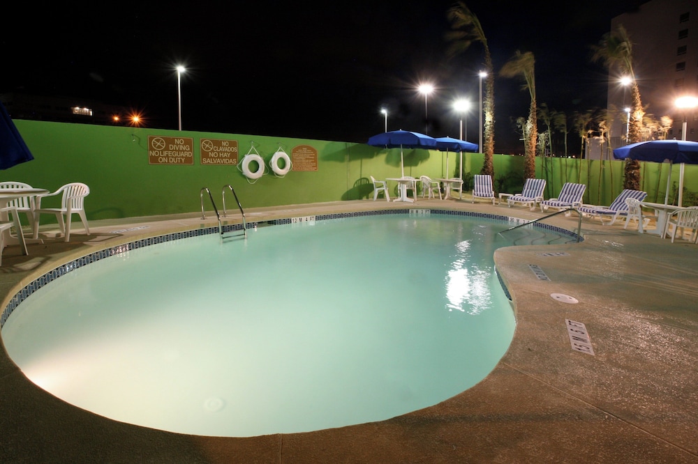 Holiday Inn Express Hotel and Suites Toluca Zona Aeropuerto 67/72