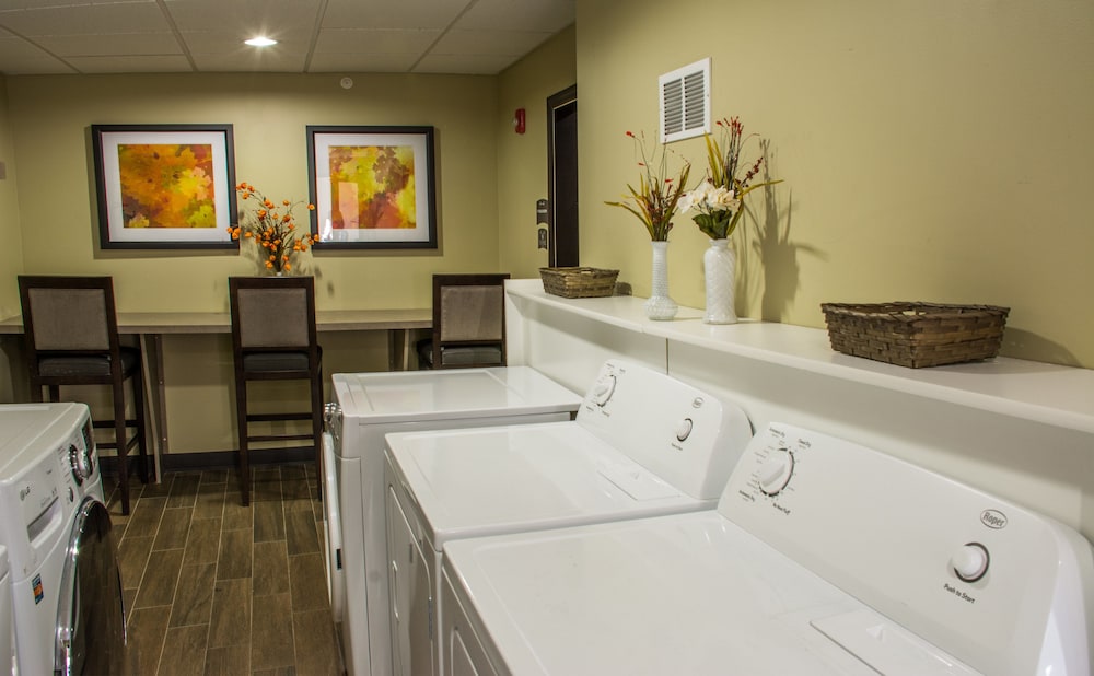 Staybridge Suites Schererville 21/55