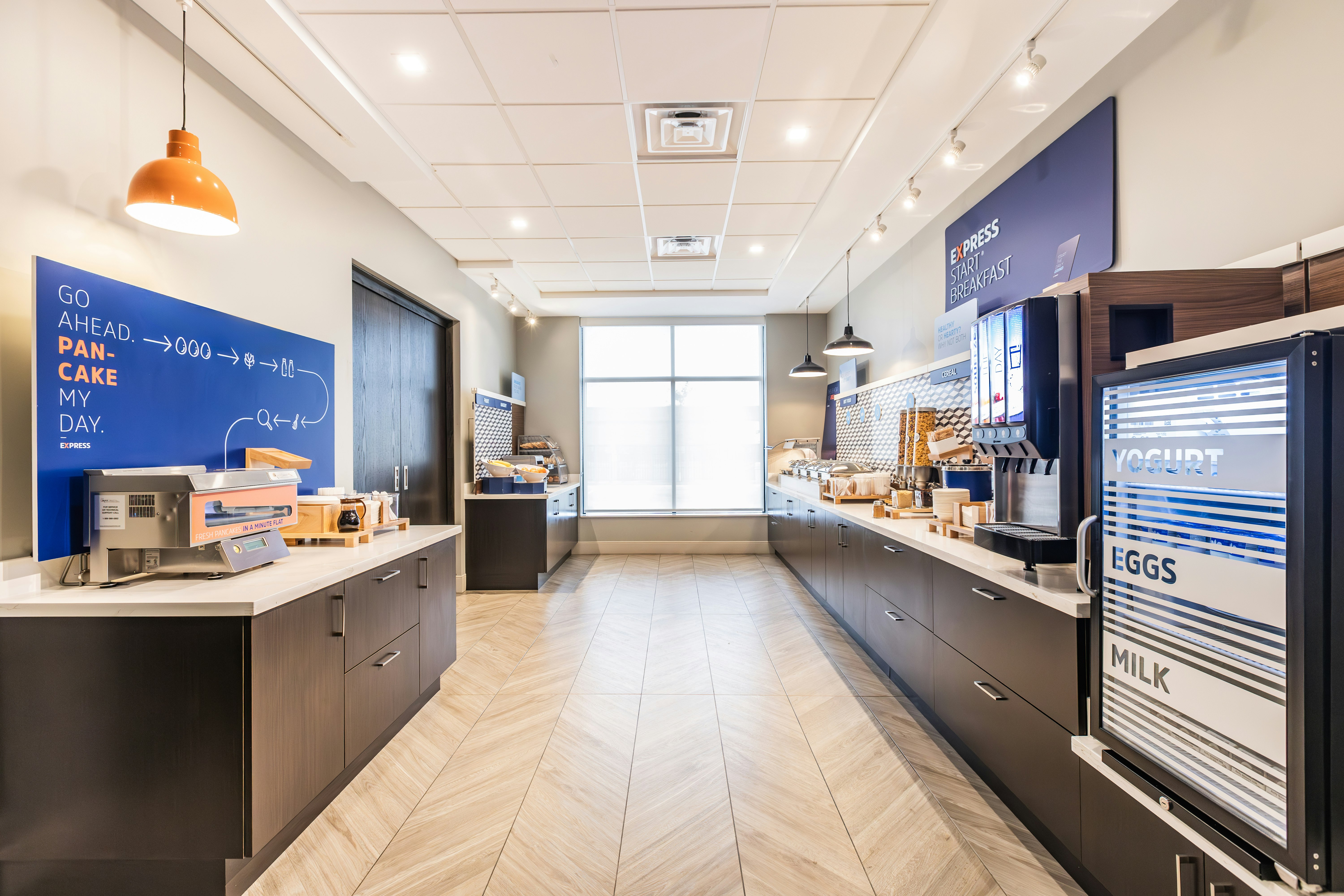Holiday Inn Express & Suites Toronto Airport South 9/50