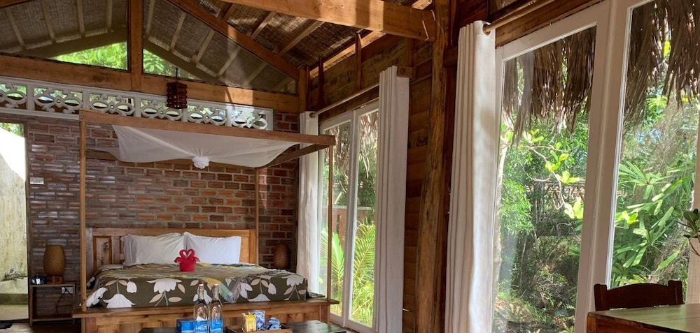 Bamboo Cottages 73/73
