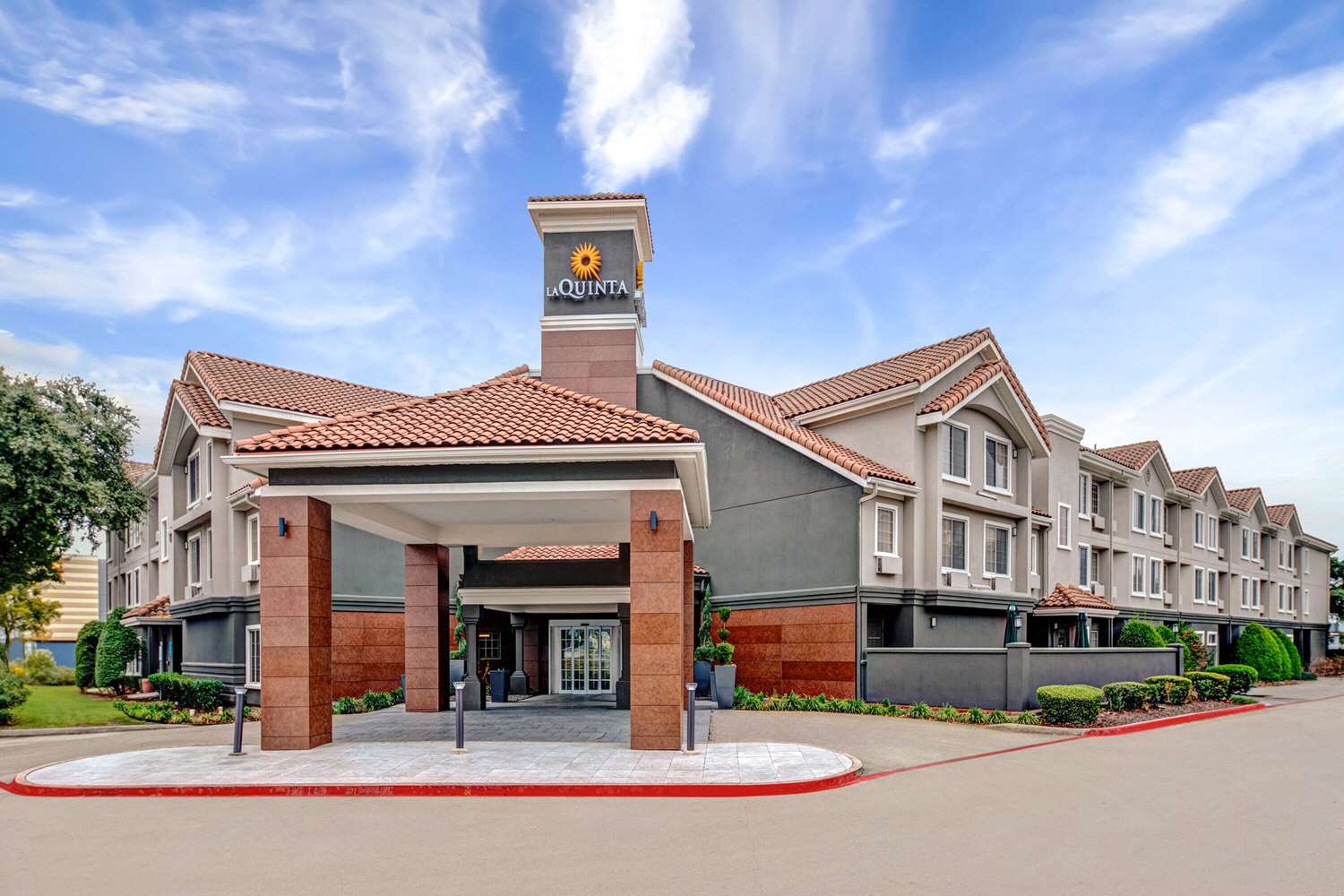 La Quinta Inn & Suites by Wyndham Dallas DFW Airport North 6/55