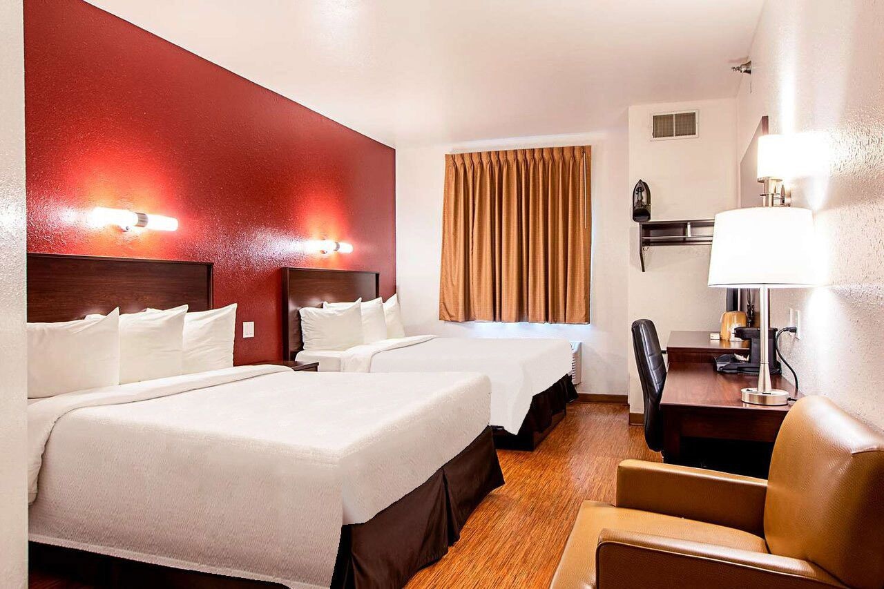 DELUXE, 2 QUEEN BEDS