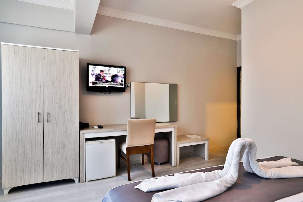 Side Gunes Hotel 21/26