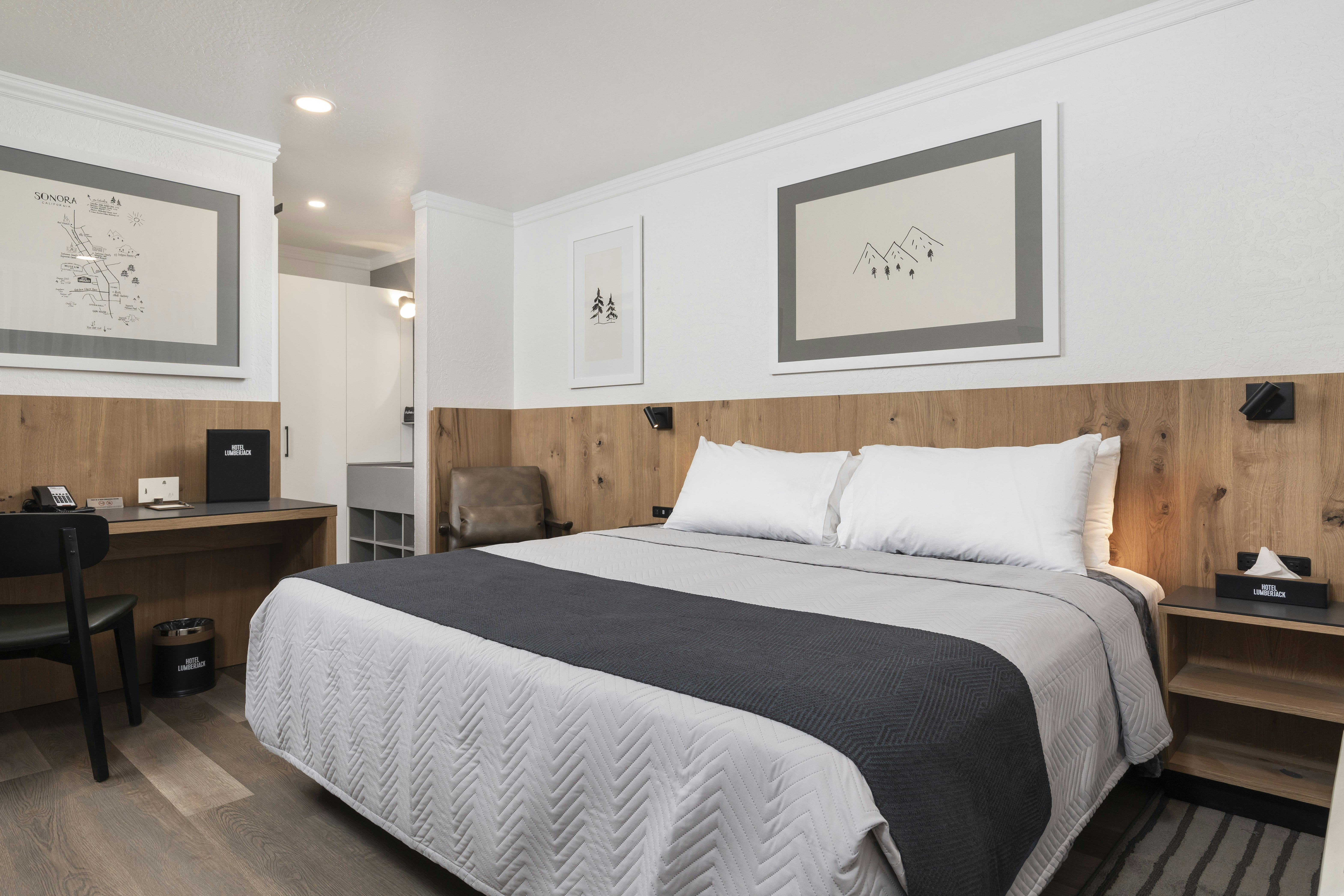 The Lumberjack Hotel 20/71