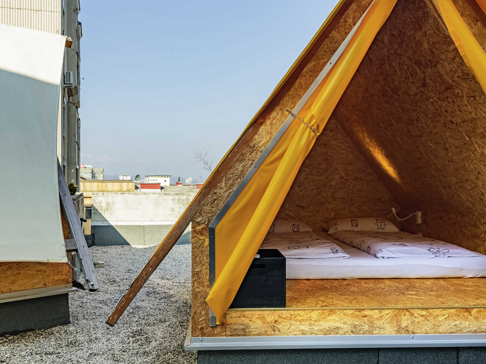 Roof Top, Tent, Terrace، Ibis Styles Ljubljana The Fuzzy Log 2/2