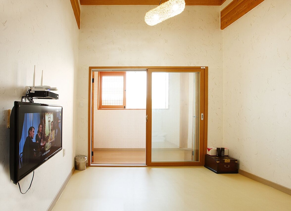 Nabijam Hanok Hotel 49/61