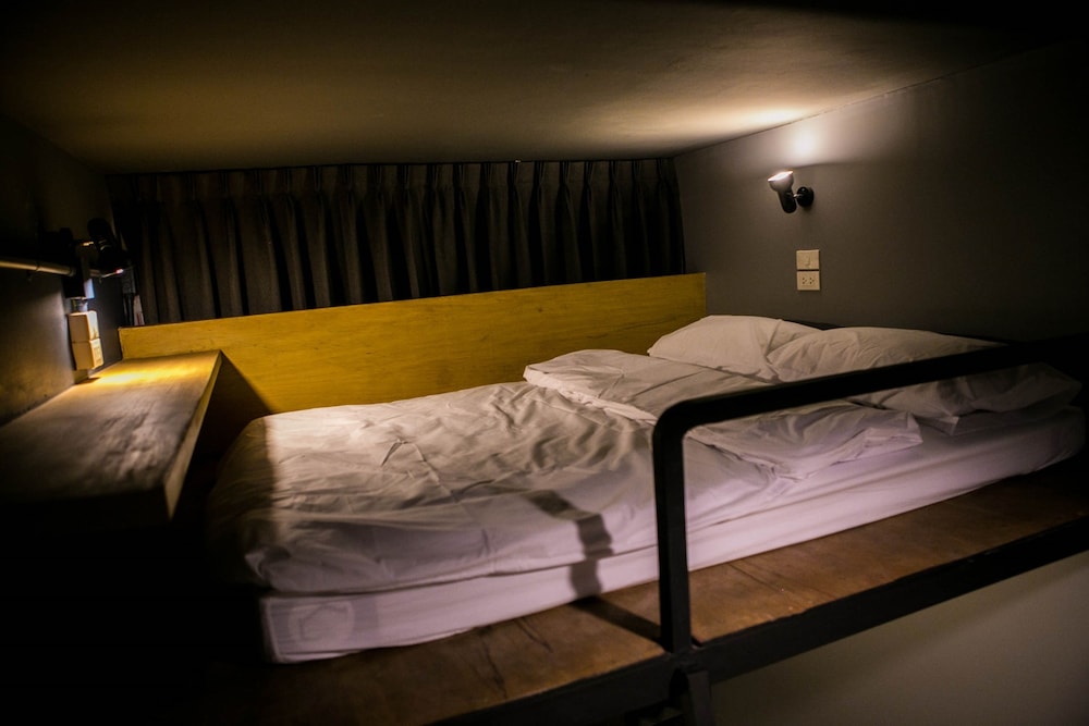 Silom Space Hostel 54/72
