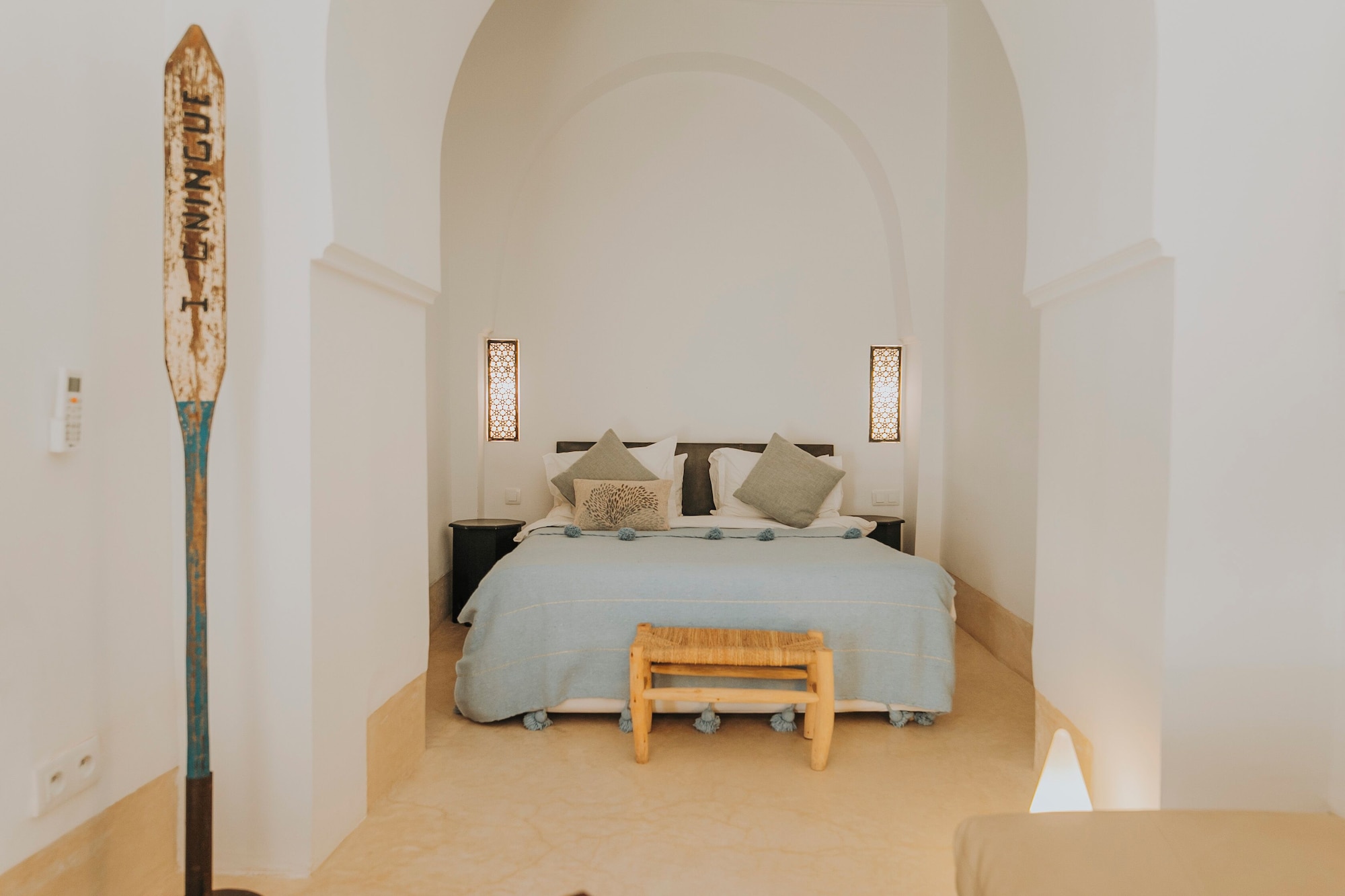 SUPERIOR, SUITE, QUEEN BED, SOFA