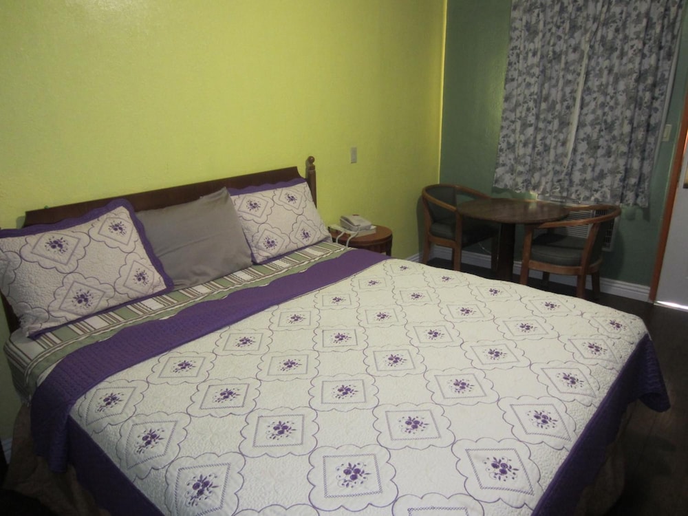 Travel Eagle Inn 27/55