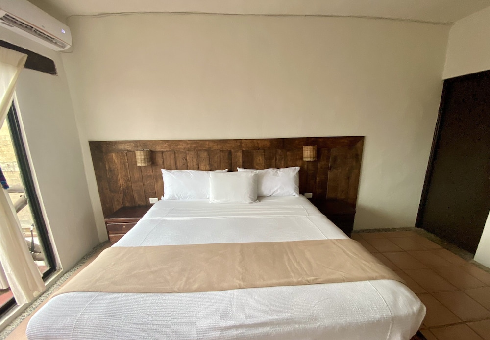 SUPERIOR, APARTMENT, KING BED, KITCHEN