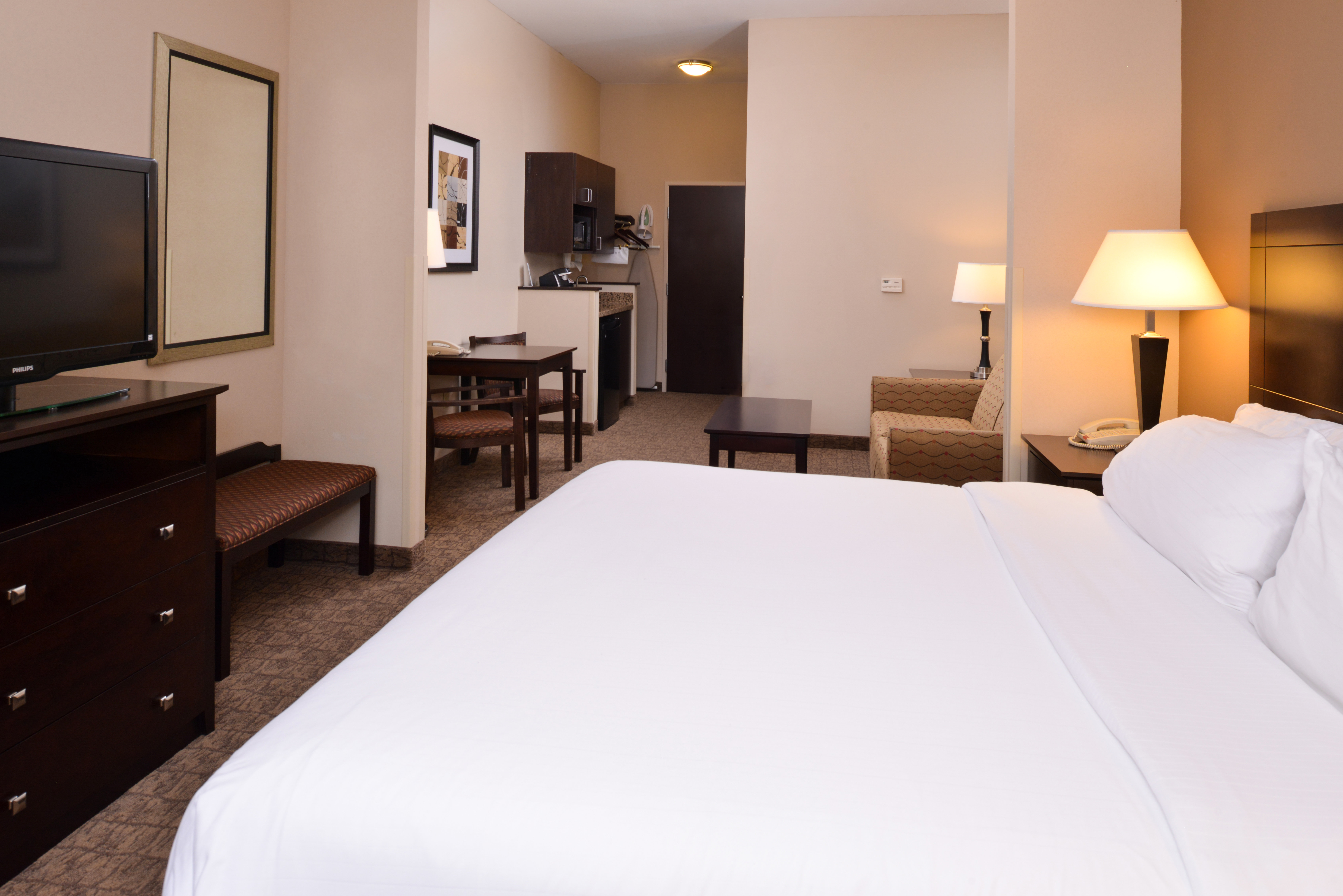 Holiday Inn Express Hotel And Suites Fairmont 20/64