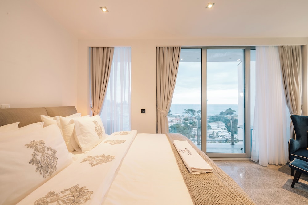 DUPLEX, DELUXE, SEA VIEW