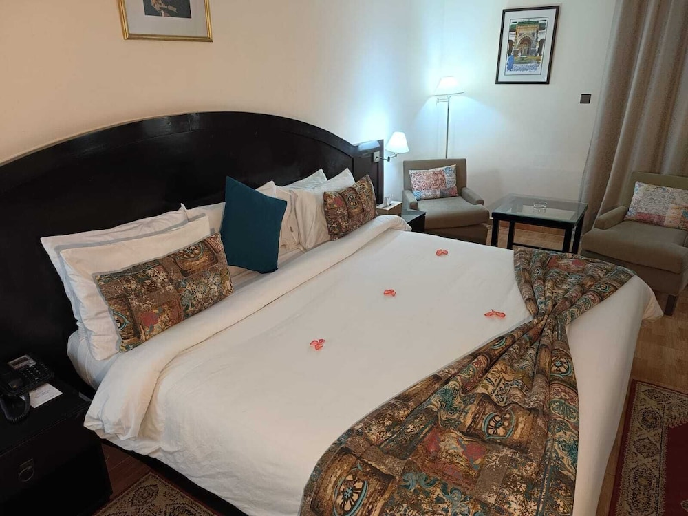 Garden, Standard, King Bed