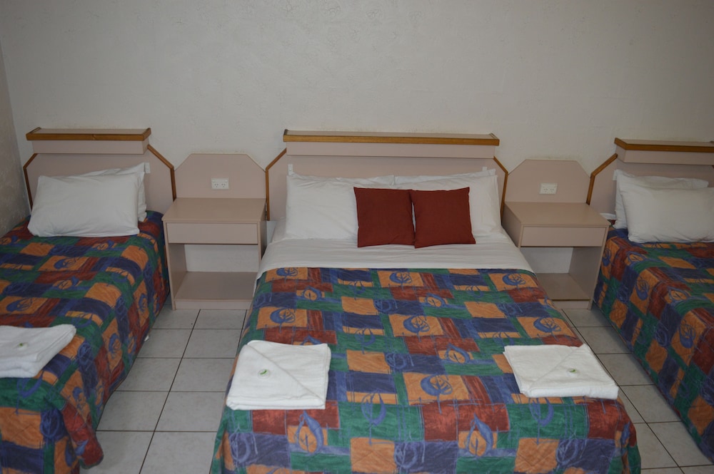 Mid City Motor Inn 32/41
