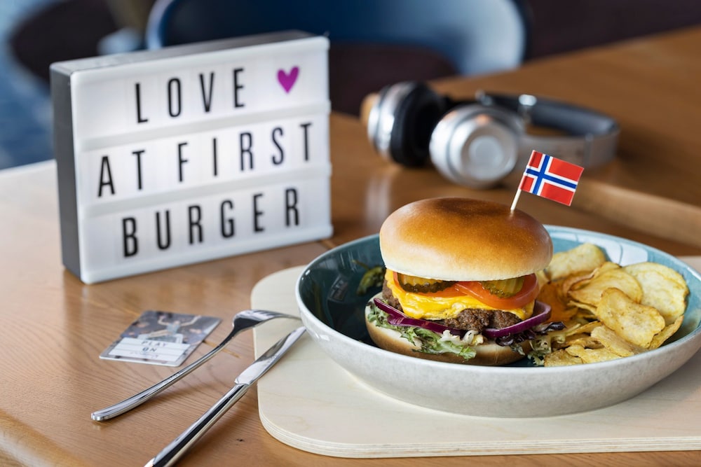 Moxy Tromso 12/48