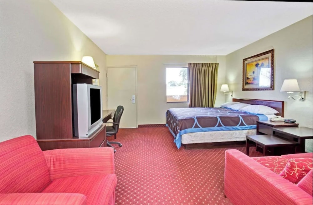 ROOM, QUEEN BED, ACCESSIBLE