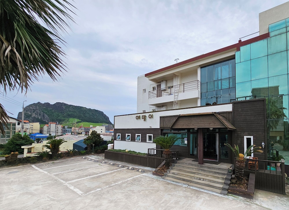 Seongsan Sunrise Pension 24/30