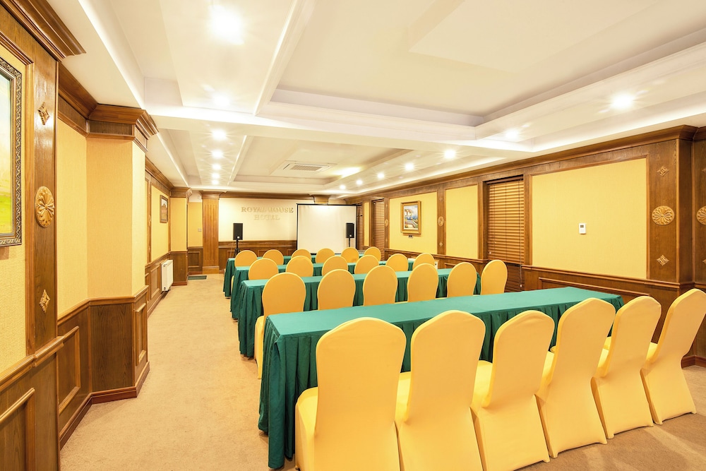 Royal House Hotel 2 45/49